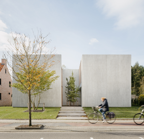 Moderne villa gebouwd door BowBow